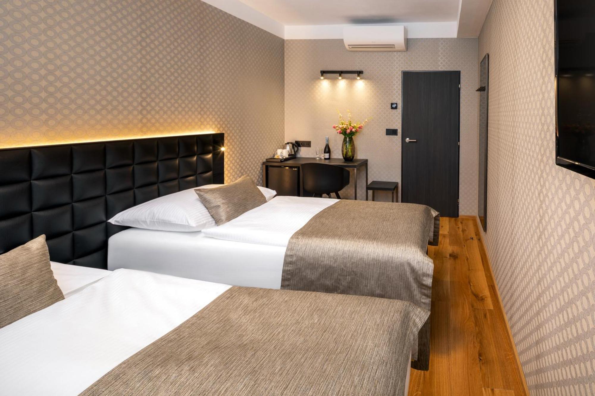 Aida Otel Prag