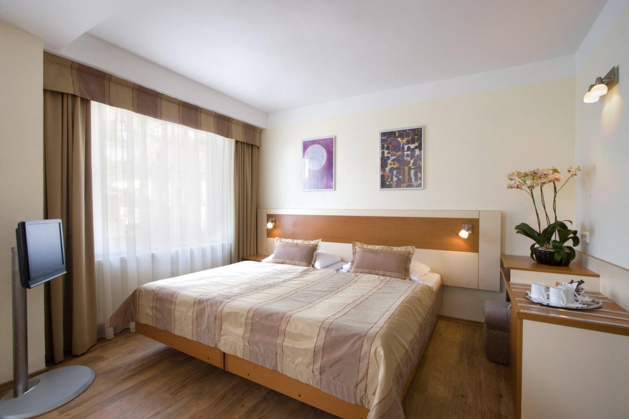 Otel Aida